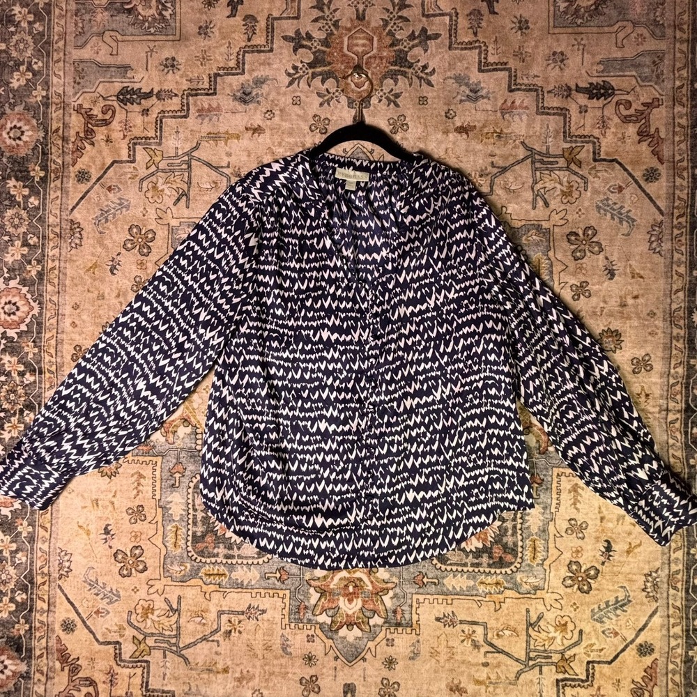 Ryegrass Navy White Abstract Heart Print Button Down Blouse XL Split Neck Classy